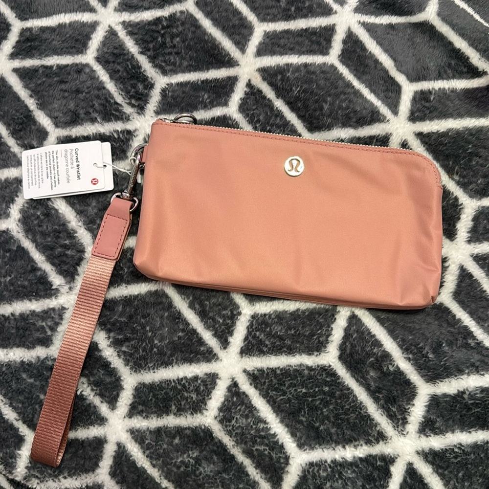 Lululemon curved wristlet!! Perfect condition ⭐️ Never used!!